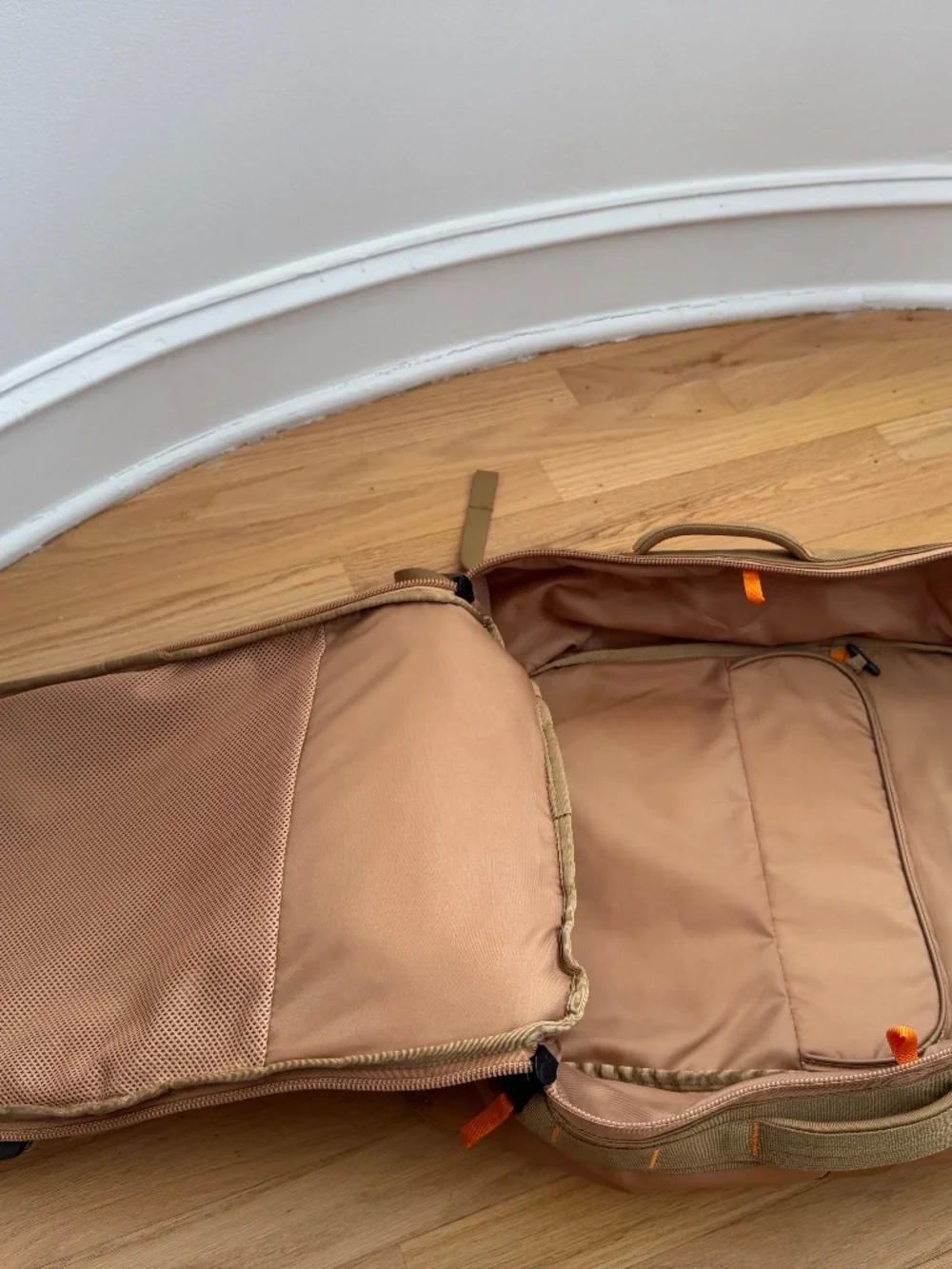 The North Face Base Camp Voyage Travel Pack (35 liters/large) in Almond Butter - Picture 5 of 11